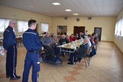 Policjanci podczas prelekcji